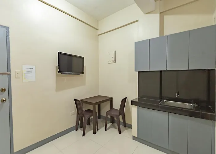 Vaccinated Staff - Oyo 731 P3k Suites 1 2*