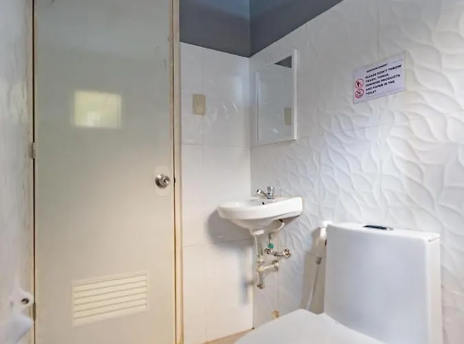 Vaccinated Staff - Oyo 731 P3k Suites 1 マニラ市